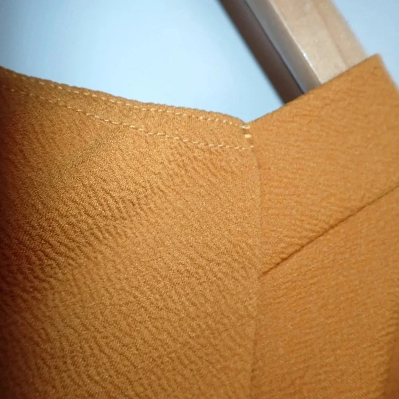 ✨New✨ Boohoo Gia Off the Shoulder Sleeve Detail Midi Dress in Amber size 12 - Picture 8 of 10